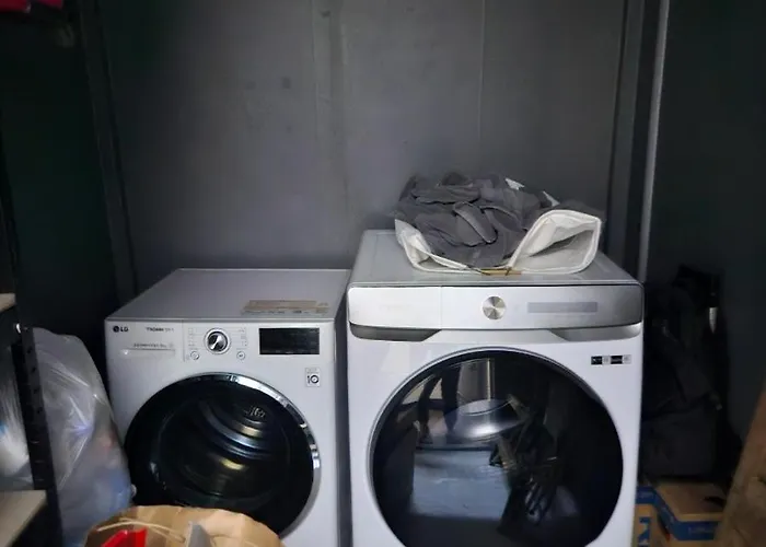 Capsule hotel Sunshinhongdeuni-men Only